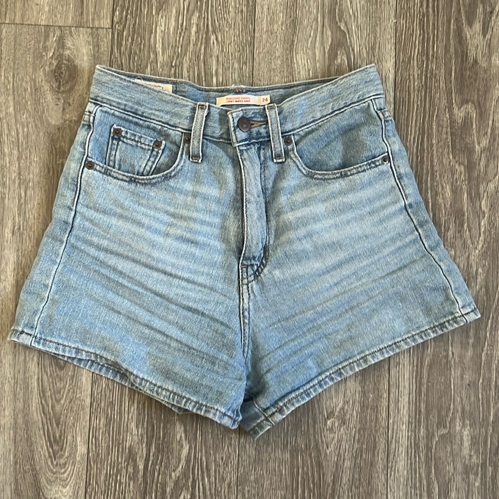 Levi’s high loose shorts